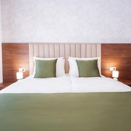 Hotel Diplomat By Aycon Budva Exterior photo