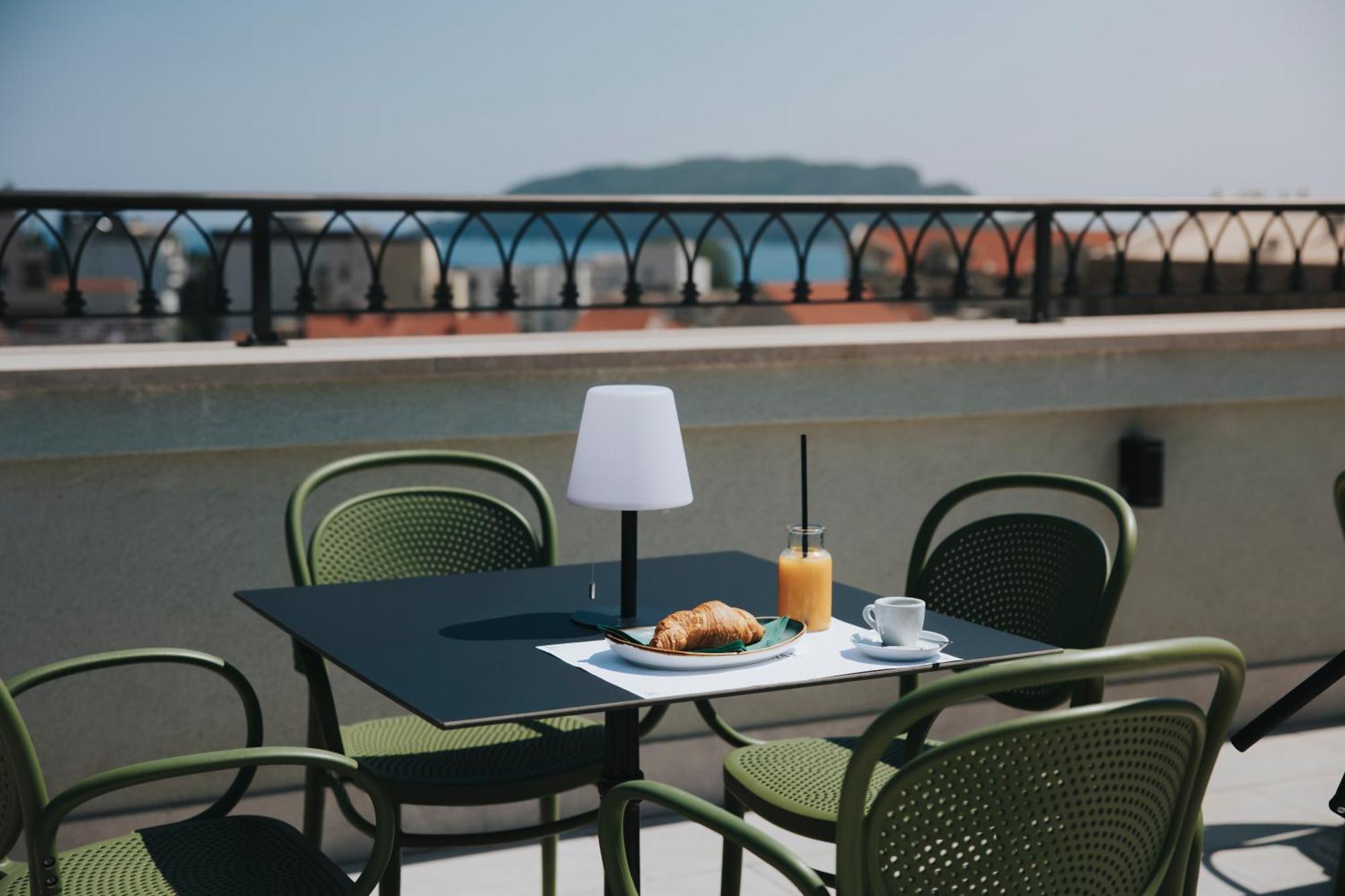 Hotel Diplomat By Aycon Budva Exterior photo
